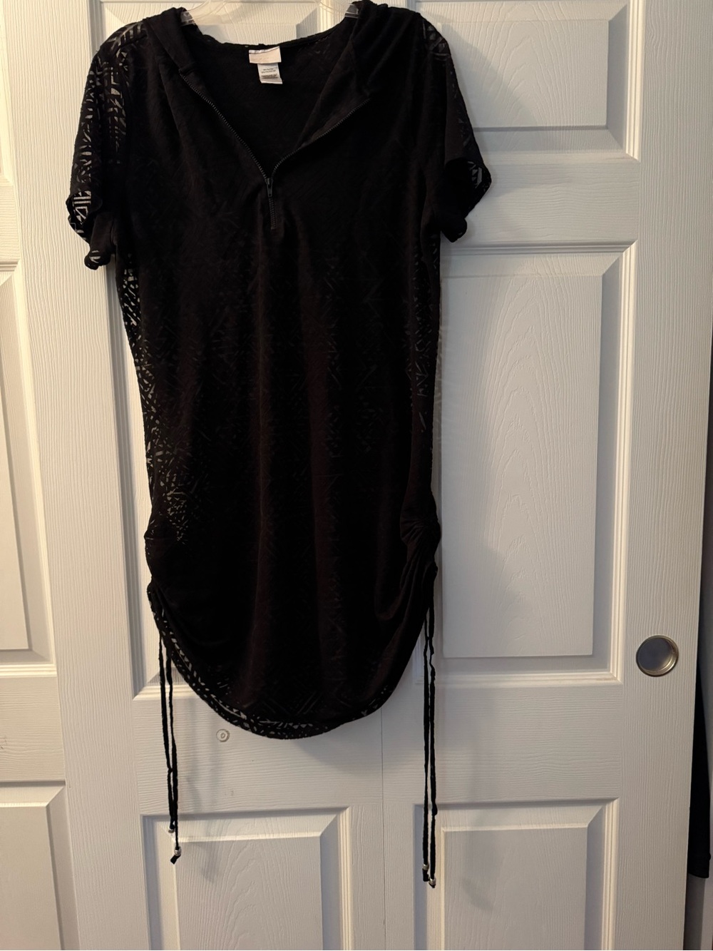 Black hooded swim suit
Coverup